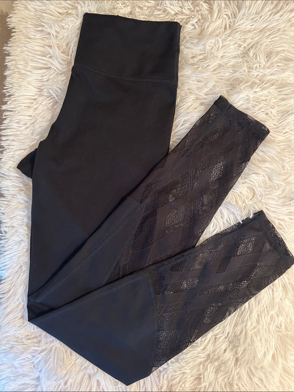 Fabletics leggings Special Edition collaboration with Demi Lovato